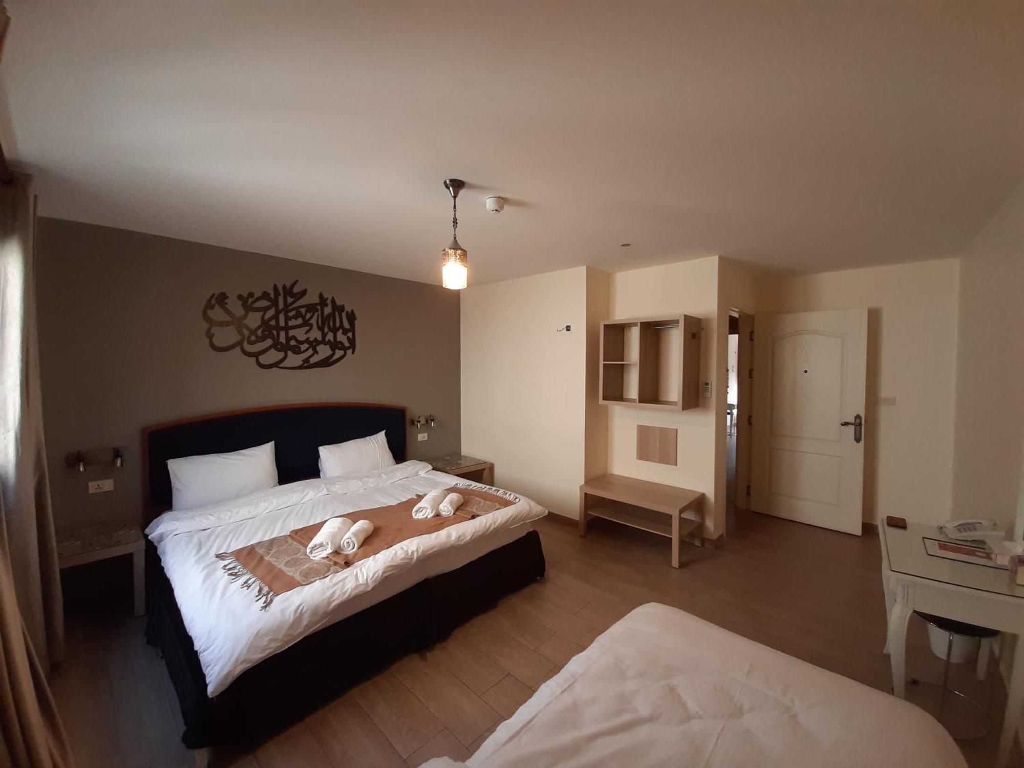 Layaali Amman Airport Pickup Hostel Kültér fotó